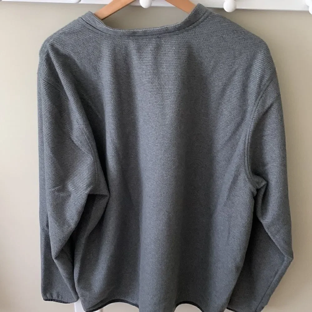 Lands End pullover  - Picture 4 of 4